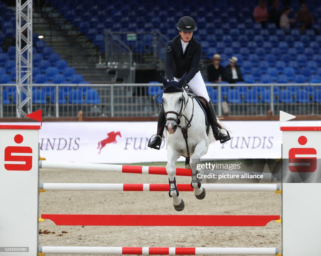 Show Jumping