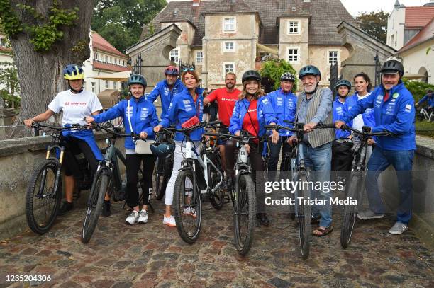 Bettina Zimmermann, Andrea Kathrin Loewig, Kai Wiesinger, Gerit Kling, Stephan Luca, Tina Ruland, Jan Sosniok, Dieter Hallervorden, Ludwig Trepte,...