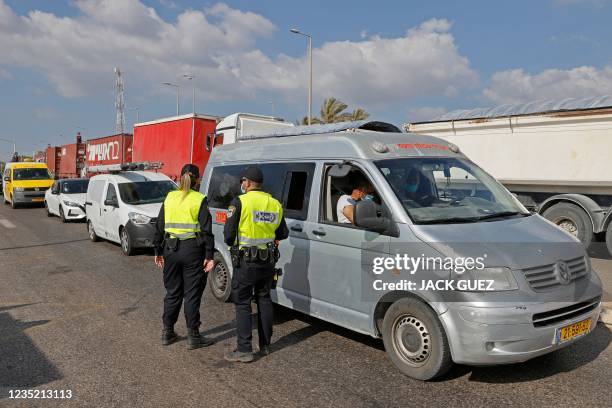 Jenin Checkpoint Gan Ner Photos and Premium High Res Pictures - Getty Images