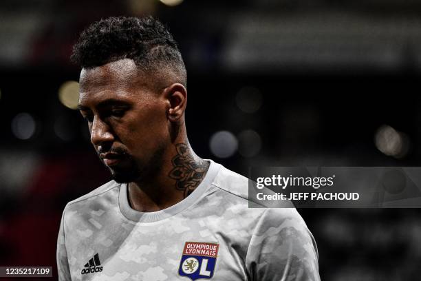 Lyon's German defender Jerome Boateng warms up before the French L1 football match between Olympique Lyonnais and RC Strasbourg Alsace at The...