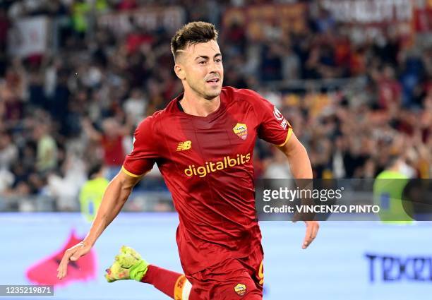Roma's Italy's forward Stephan El Shaarawy celebrates after scoring during the Italian Serie A football match between AS Roma and Sassuolo at the...
