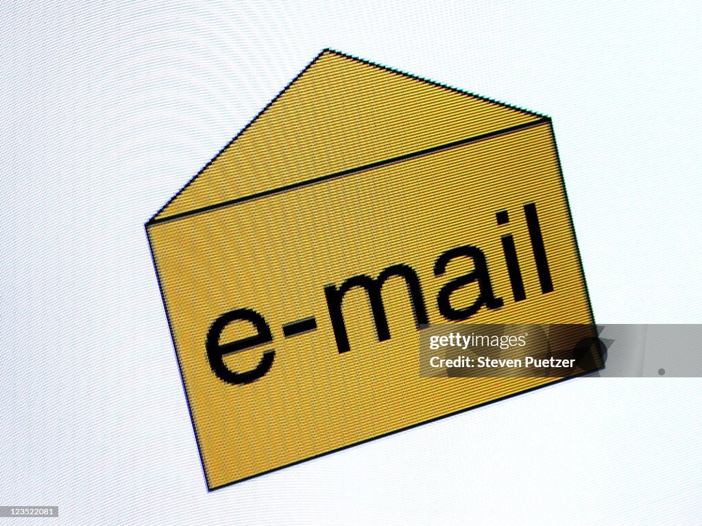 Email inbox icon alerts user to received mail