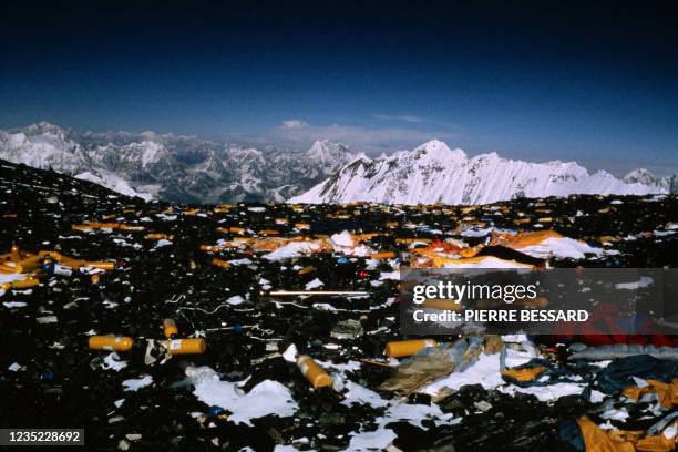 Photo taken on March 10, 1993 shows the Mount Everest 848 meters high, nicknamed the tallest open-air trash can in the world.