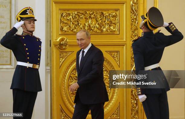 Russian President Vladimir Putin enters the hall to address Tokyo 2020 Paralympic medalists during the meeting at the Grand Kremlin Palace, on...