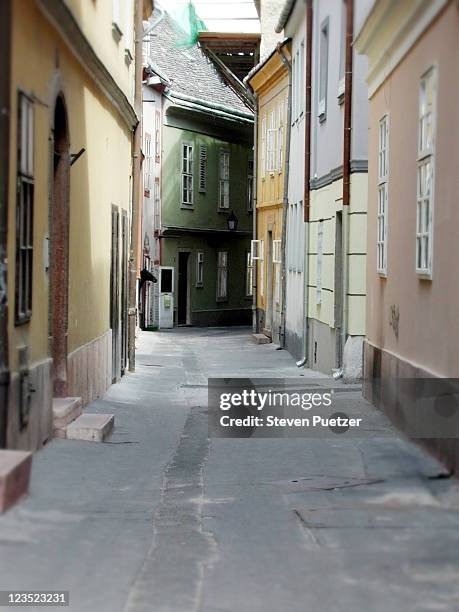 alleyway, gyor, hungary - gyor stock pictures, royalty-free photos & images