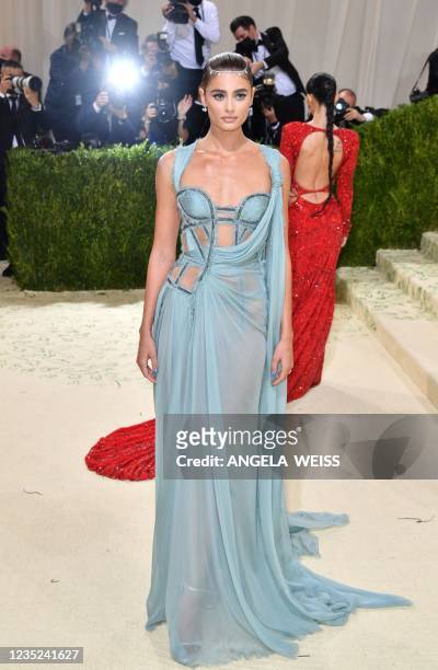 Model Taylor Hill arrives for the 2021 Met Gala at the Metropolitan Museum of Art on September 13, 2021 in New York. - This year's Met Gala has a...
