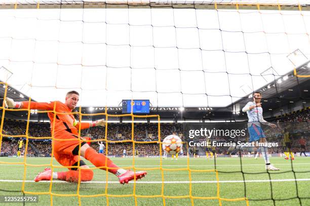 Cristiano Ronaldo of Manchester United scores a goal against Goalkeeper David von Ballmoos of Young Boys during the UEFA Champions League group F...