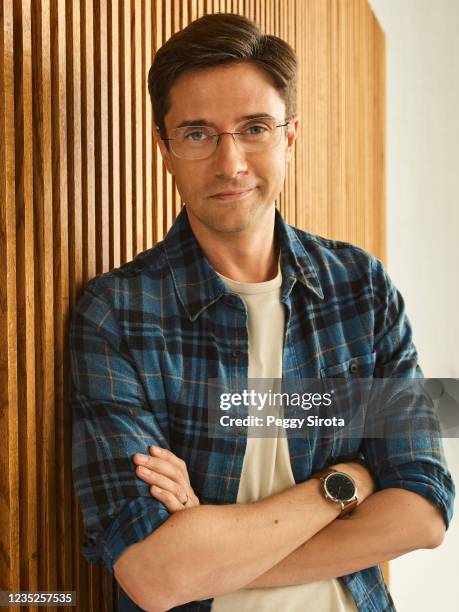 S Home Economics" stars Topher Grace as Tom.