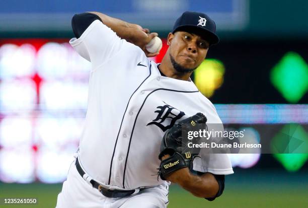 Wily Peralta of the Detroit Tigers pitches against the Milwaukee Brewers during the second inning at Comerica Park on September 14 in Detroit,...