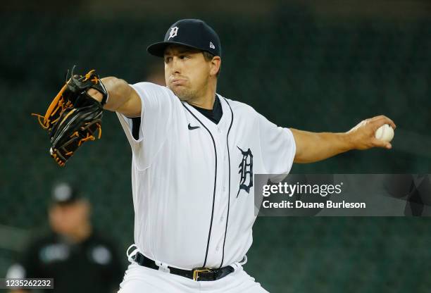 Derek Holland of the Detroit Tigers pitches against the Milwaukee Brewers during the seventh inning at Comerica Park on September 14 in Detroit,...