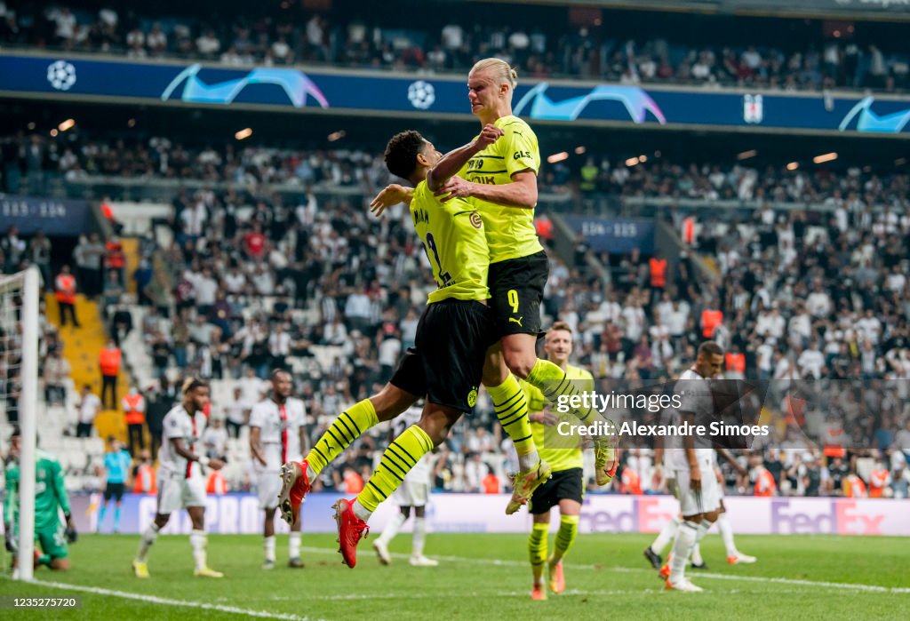 Besiktas v Borussia Dortmund: Group C - UEFA Champions League