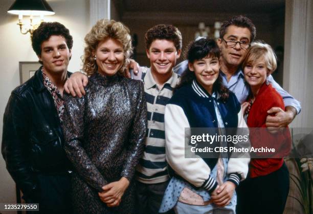 Pictured from left is Mark Ruffalo ; Lindsay Crouse ; Matt Levin ; Kim Hauser ; James Farentino ; and Samantha Mathis in the CBS Summer Playhouse...