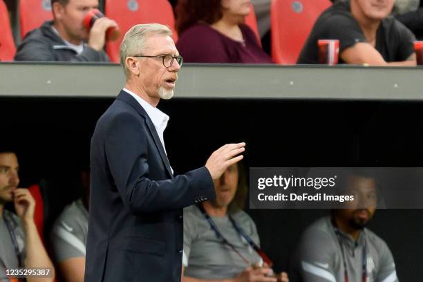 Head coach Peter Stoeger of Ferencvarosi TC gestures during the UEFA Europa League group G match between Bayer Leverkusen and Ferencvarosi TC at...