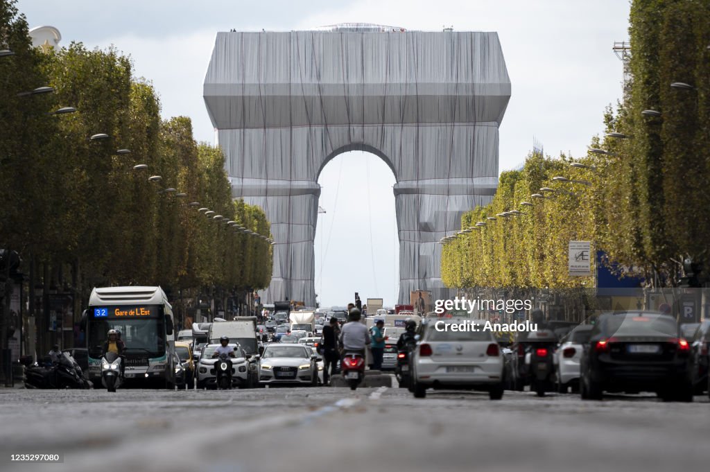 Packaging of the Arc de Triomphe, Christo's last monumental project in Paris