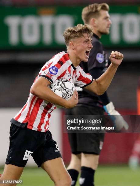 Sven Mijnans of Sparta Rotterdam celebrate his goal 1-1 during the Dutch Eredivisie match between Sparta v NEC Nijmegen at the Sparta Stadium Het...