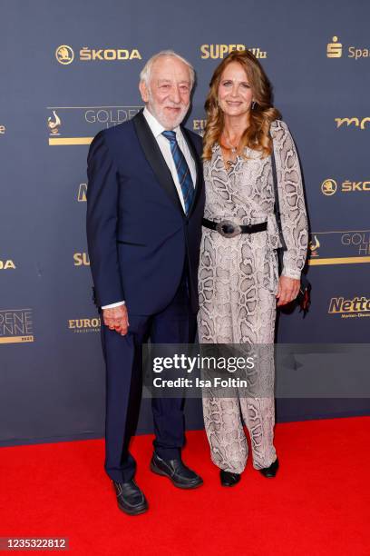 Actor Dieter Hallervorden and Christiane Zander attend the Goldene Henne Award 2021 at Kongresshalle am Zoo Leipzig on September 17, 2021 in Leipzig,...