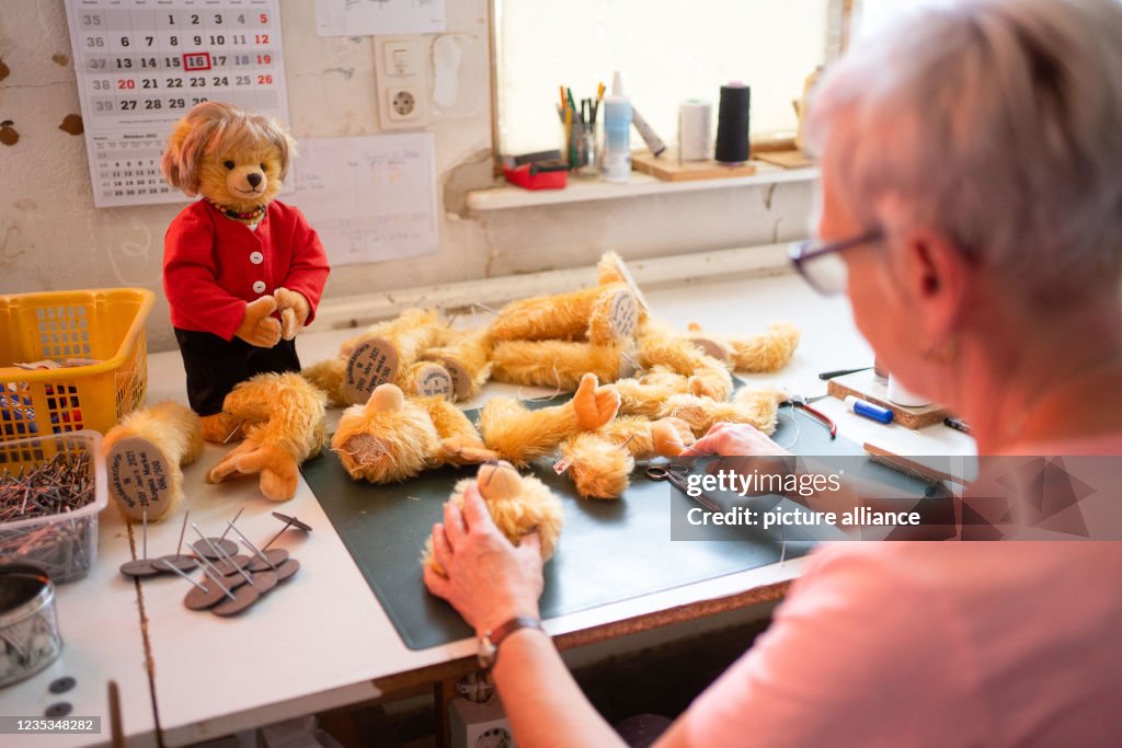 Coburg company produces Merkel teddy bear