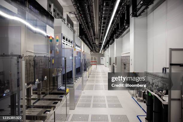 Infineon Rack Infineon Technologies Reinhard Ploss Photos and Premium High Res ...