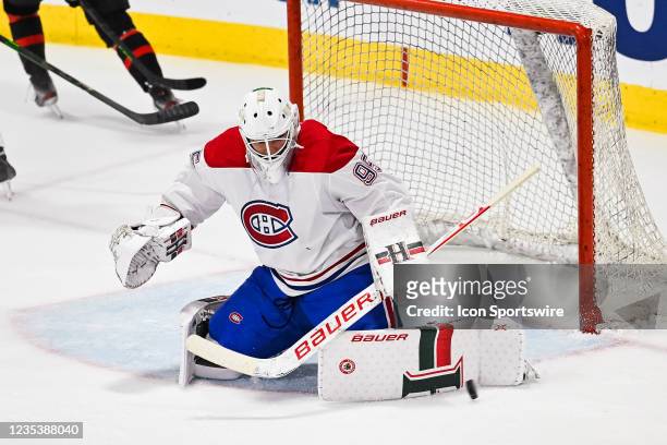Montreal Canadiens goalie Alexis Gravel makes a save during the Montreal Canadiens Rookie Camp on September 20 at Bell Sports Complex in Brossard, QC