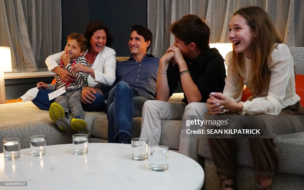TOPSHOT-CANADA-VOTE