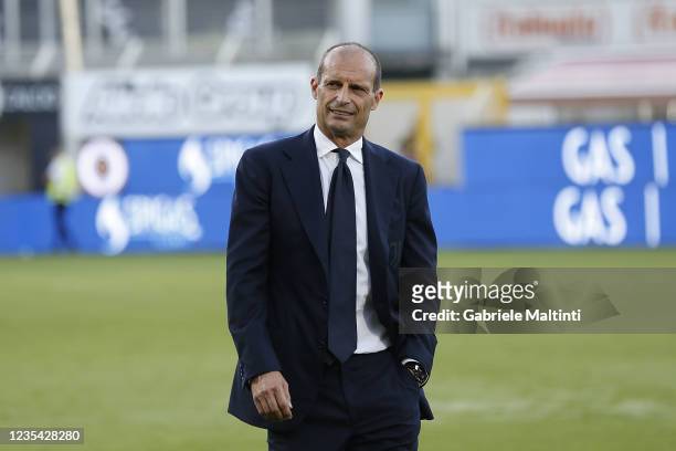 Massimiliano Allegri manager of Juventus looks on during the Serie A match between Spezia Calcio v Juventus at Stadio Alberto Picco on September 22,...