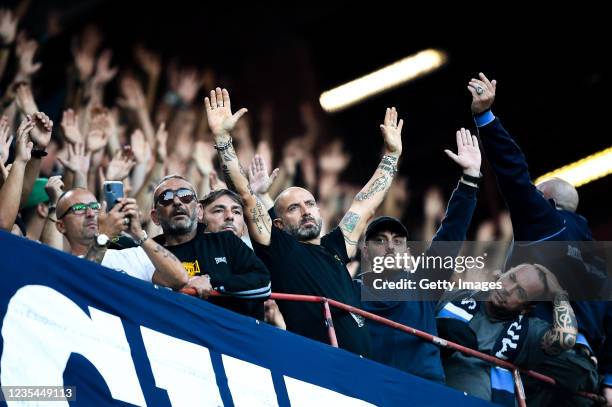 Fans of Napoli sing before the Serie A match between UC Sampdoria and SSC Napoli at Stadio Luigi Ferraris on September 23, 2021 in Genoa, Italy.