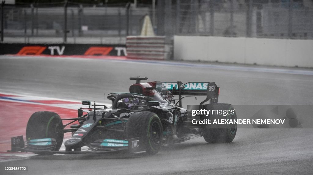 AUTO-PRIX-F1-RUS-PRACTICE