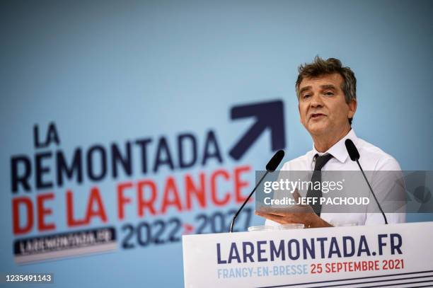 French former PS Economy Minister and candidate for the presidential election Arnaud Montebourg delivers a speech during the traditional "Fete de la...
