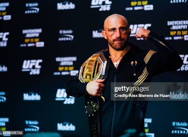 Alexander Volkanovski of Australia celebrates during his post fight press conference after his win against Brian Ortega in their Featherweight title...