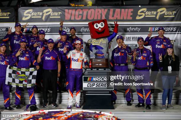 Fedex Racing Tools 32,330 Fedex Racing Stock Photos, High-Res Pictures, and Images - Getty ...