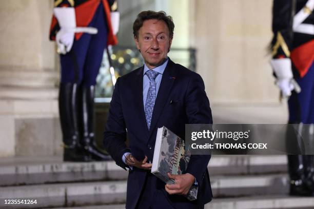 Franco-Luxembourger television and radio host, writer, Stephane Bern looks on before a dinner at the Elysee Palace in Paris, on September 27, 2021.