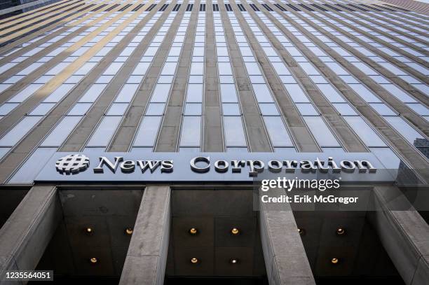 Fox Building Front Fox Headquarters Photos and Premium High Res Pictures - Getty Images
