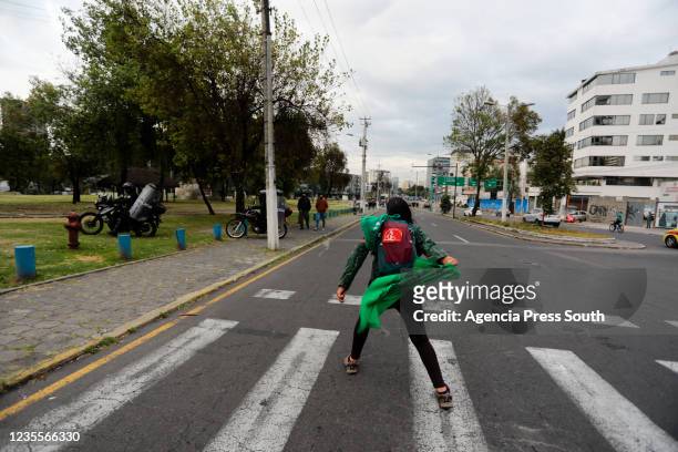Woman demonstrates to the police during a Pro-Choice protest called 'Maternar, abortar, decidir y luchar en comunidad' on September 28, 2021 in...