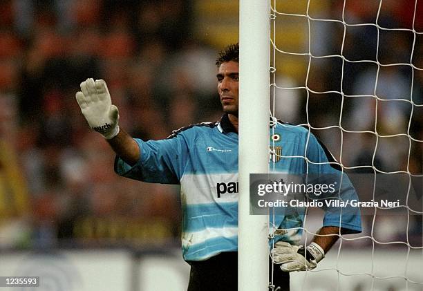 Gianluigi Buffon of Parma instructs his defenders during the Serie A match between Inter Milan and Parma, played at the San Siro, Milan, Italy. Inter...