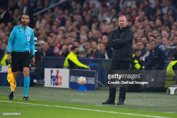 Head coach Sergen Yalcin of Besiktas JK looks on during the UEFA Champions League group C match between AFC Ajax and Besiktas at Johan Cruijff Arena...