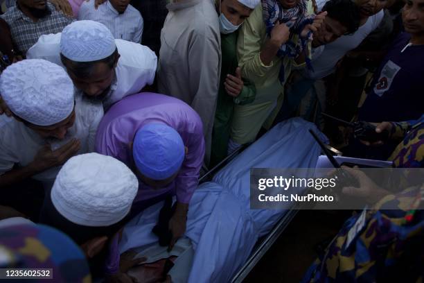 Rohingya people attend the funeral of Rohingya leader Mohibullah in kutupalang refugee camp in Coxs bazaar, Bangladesh on September 30,2021