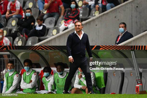Head coach, Carlos Carvalhal of Sporting Braga reacts during the UEFA Europa League group F match between Sporting Braga and FC Midtjylland at...