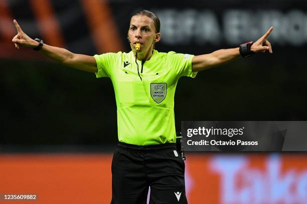 The referee, Stéphanie Frappart during the UEFA Europa League group F match between Sporting Braga and FC Midtjylland at Estadio Municipal de Braga...