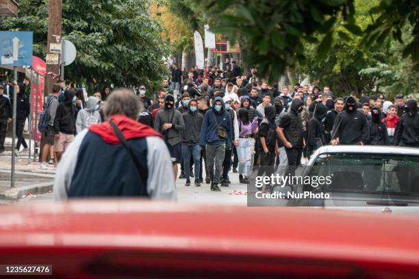 School incidents with attacks and fights against the police from squatting pupils in the vocational senior school of Evosmos who are backed by...