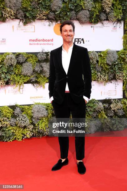 German actor Florian David Fitz attends the Lola - German Film Award red carpet at Palais am Funkturm on October 1, 2021 in Berlin, Germany.