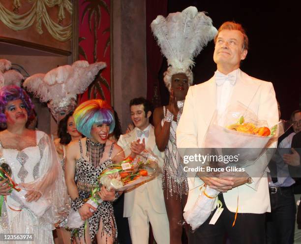 Kelsey Grammer and cast during the curtain call at Kelsey Grammer, Douglas Hodge, Robin De Jesus & Fred Applegate's final performance in "La Cage Aux...