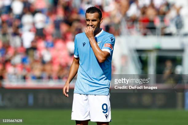 Pedro of SS Lazio looks dejected during the Serie A match between Bologna FC v SS Lazio at Stadio Renato Dall'Ara on October 3, 2021 in Bologna,...