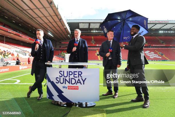 Sky Sports television presenter Dave Jones stands pitchside with pundits Jamie Carragher , Roy Keane and Micah Richards before the Premier League...