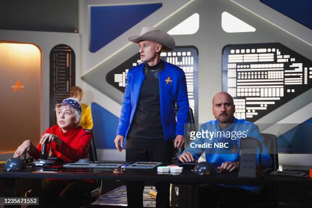 Owen Wilson" Episode 1806 -- Pictured: Heidi Gardner as Wally Funk, host Owen Wilson as Jeff Bezos, and Luke Wilson as Mark Bezos during the...