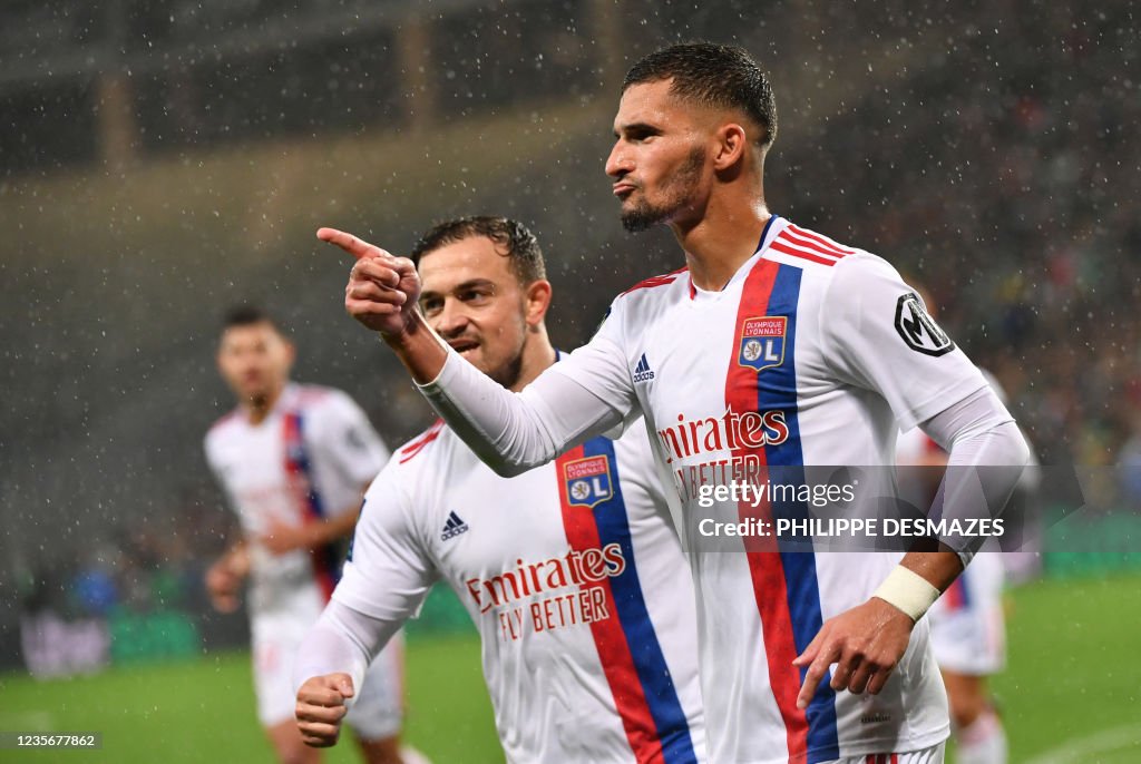 TOPSHOT-FBL-FRA-LIGUE1-SAINTETIENNE-LYON