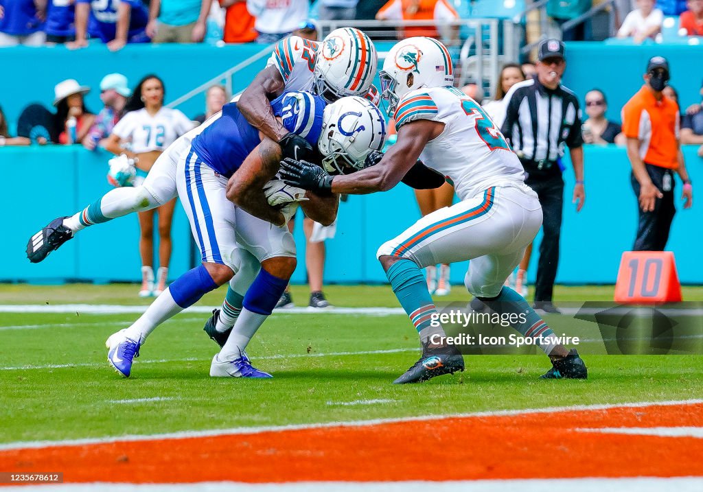 NFL: OCT 03 Colts at Dolphins