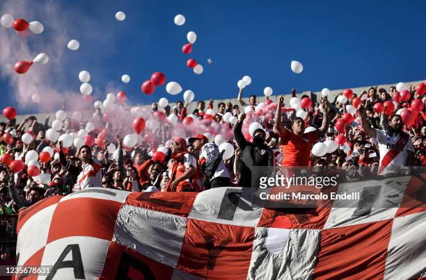 Fans of River Plate cheer for their team during a match between River Plate and Boca Juniors as part of Torneo Liga Profesional 2021 at Estadio...