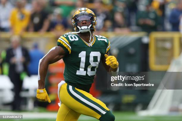 Green Bay Packers wide receiver Randall Cobb looks back for a ball during a game between the Green Bay Packers and the Pittsburgh Steelers at Lambeau...