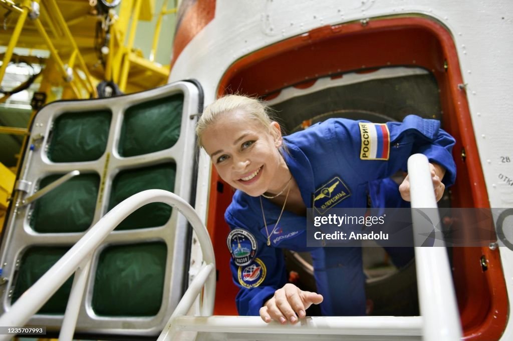 Russia launches film crew to space