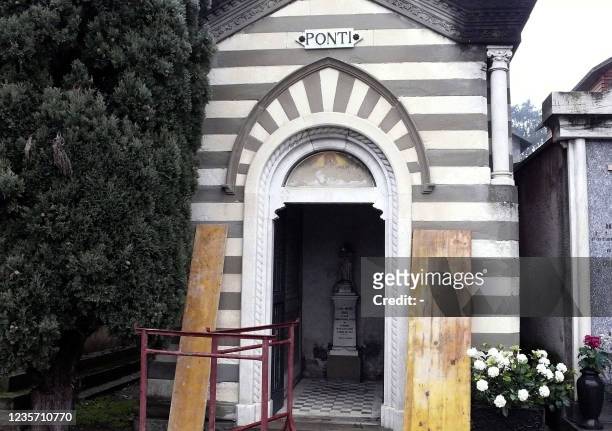 Ponti's family's funeral Chapel were Carlo Ponti will be buried tomorrow, the chapel photographed 11 January, 2007 is in the cemetery of Magenta, a...